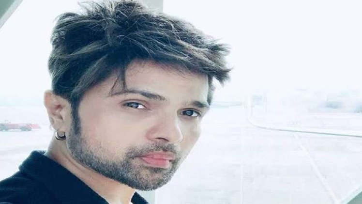 Himesh Reshammiya Biography-Net Worth, Education, Debut Carrier, Family